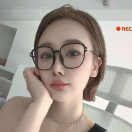 长宁性感可爱短发妹子