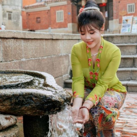 玄武丰满少妇小叮当